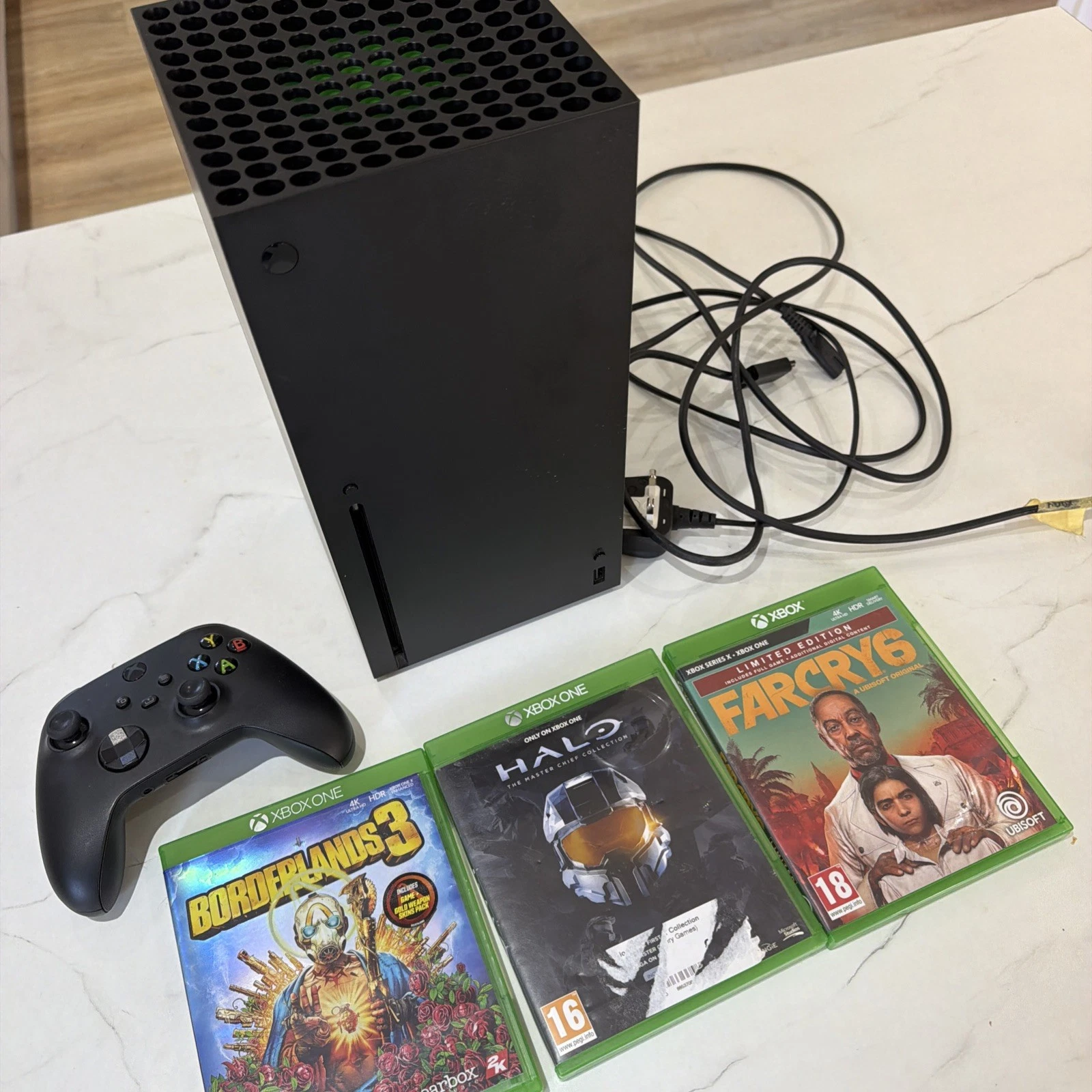 Microsoft Xbox Series X 1 TB + 3 Spiele (Far Cry 6, Halo, Borderlands 3)