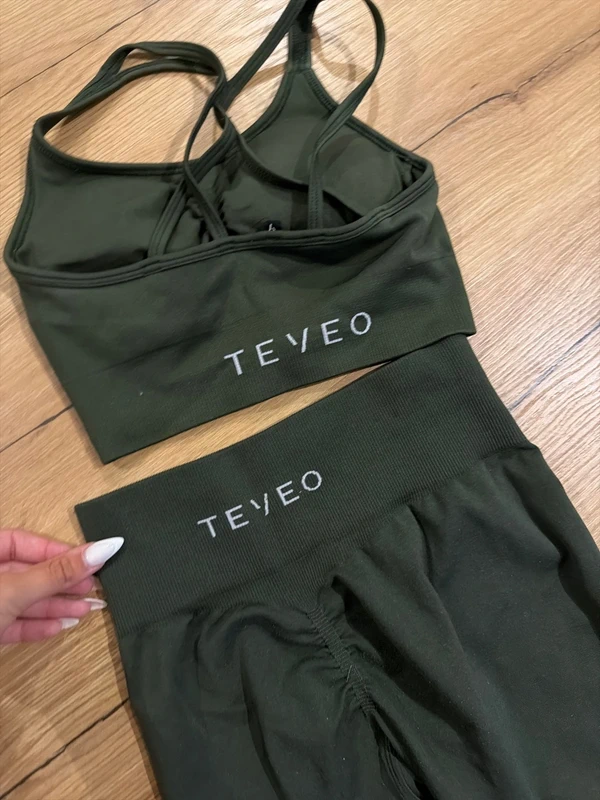 TEVEO TEVEO Timeless Set – Sport-BH & Scrunch-Leggings, khaki, Gr. S Size S