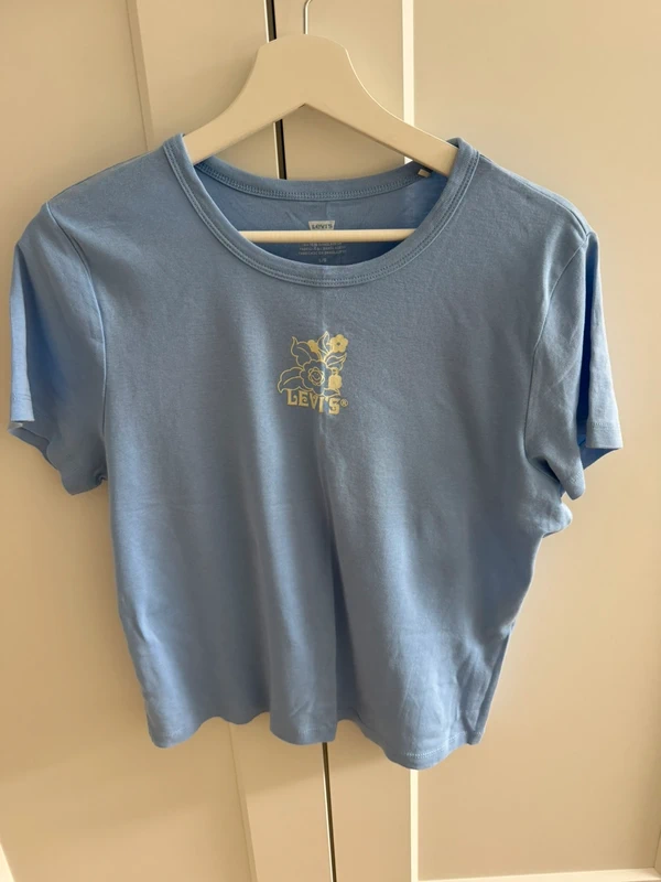 Levi's Levi's T-Shirt hellblau mit Blumen-Logo Gr. M Size M