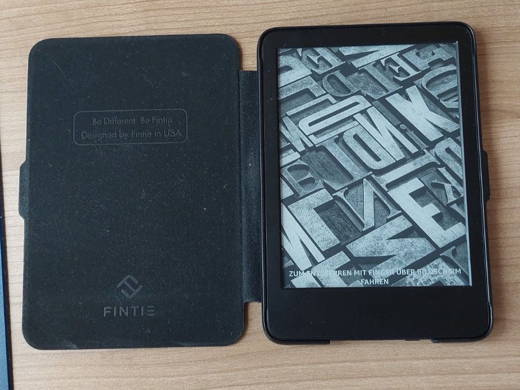 Amazon Kindle 11. Generation (2022) inkl. Hülle