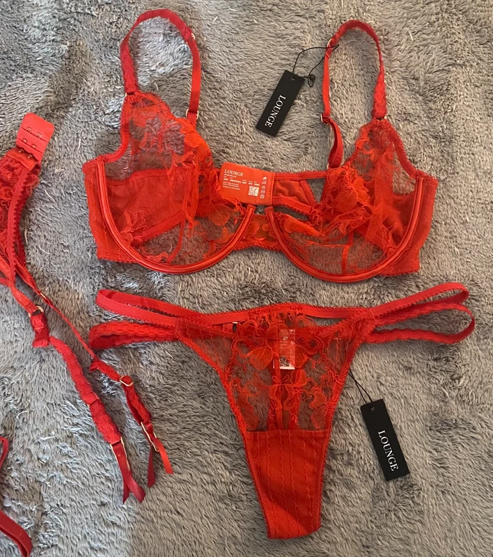 Lounge LOUNGE Dessous-Set Rot mit Straps, NEU mit Etikett, Gr. S Size S