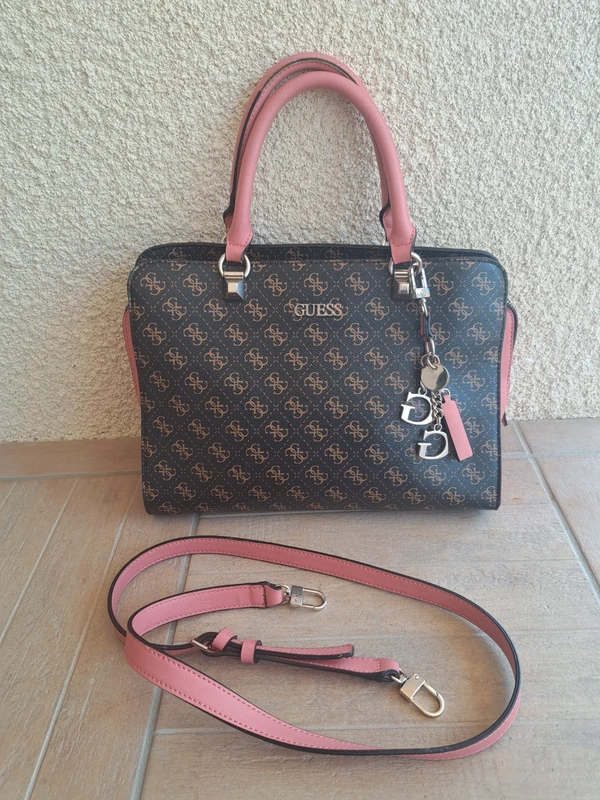 GUESS GUESS Handtasche Monogram Braun/Rosa mit Schulterriemen