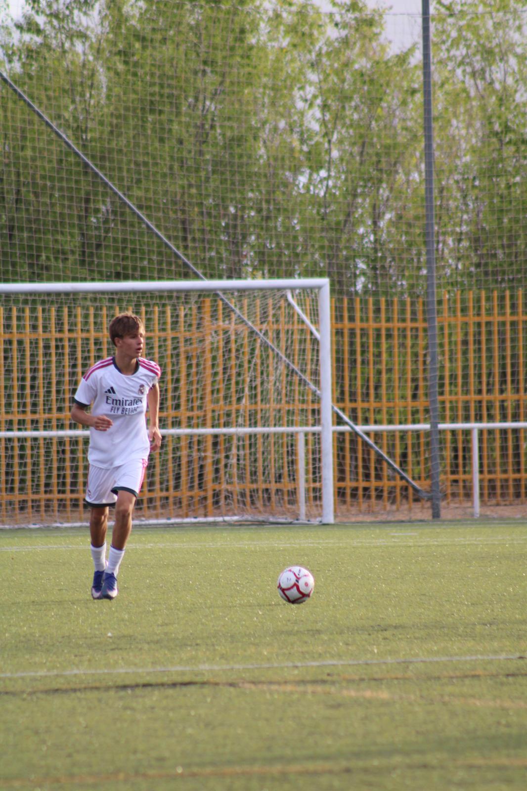 Marcos en acción con el balón