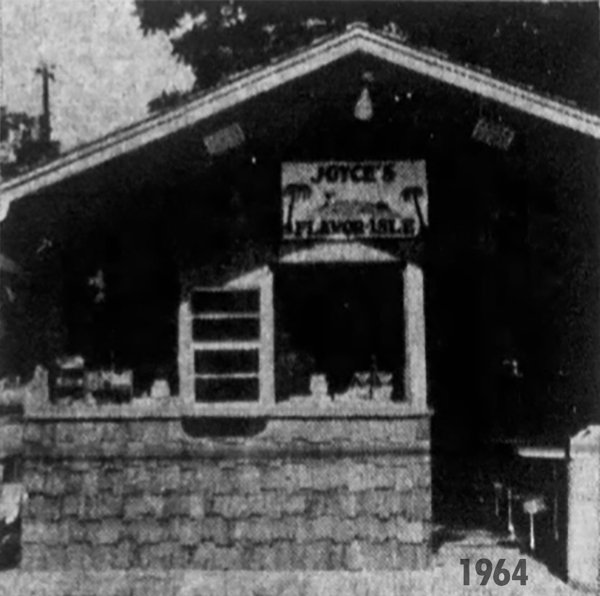 Original black-and-white photo of Joyce's Flavor Isle walk-up stand, 1964