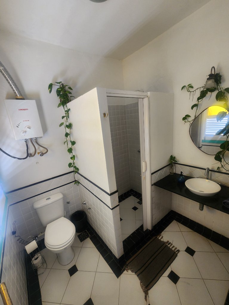 Suite (private entrance + small patio) — photo 6