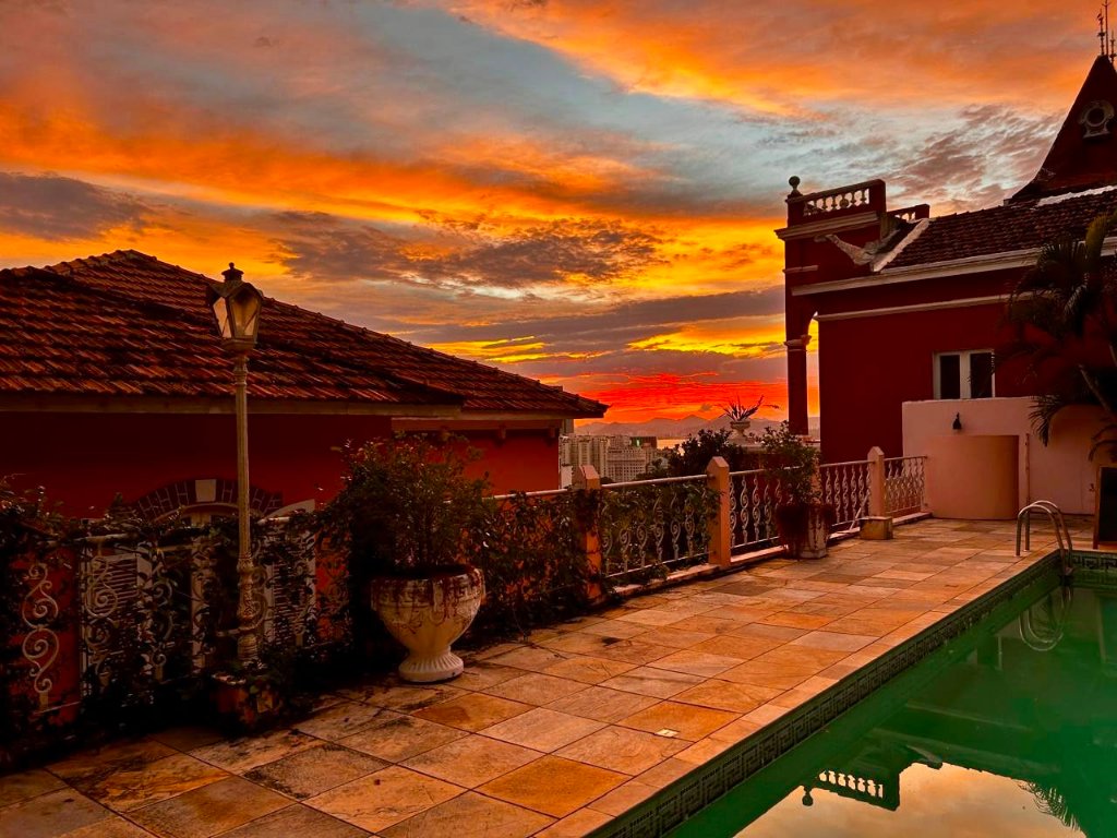 Pool & Garden — photo 1