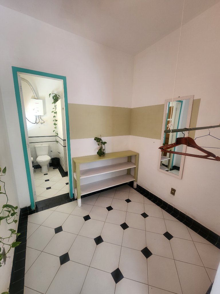 Suite (private entrance + small patio) — photo 5