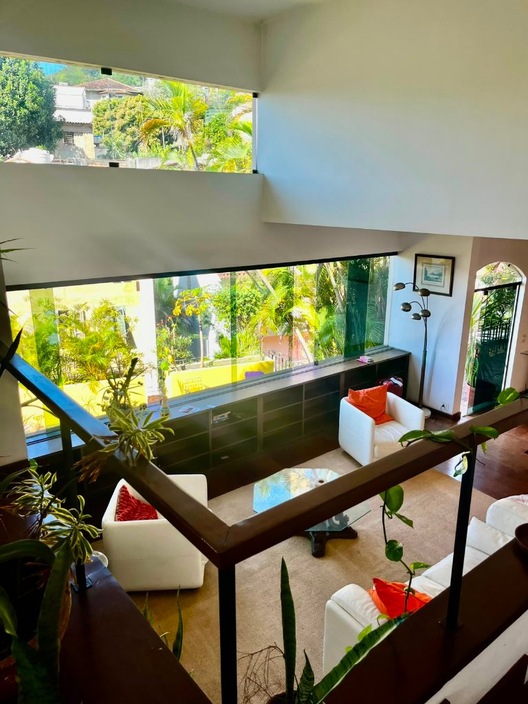 Lounge — photo 1