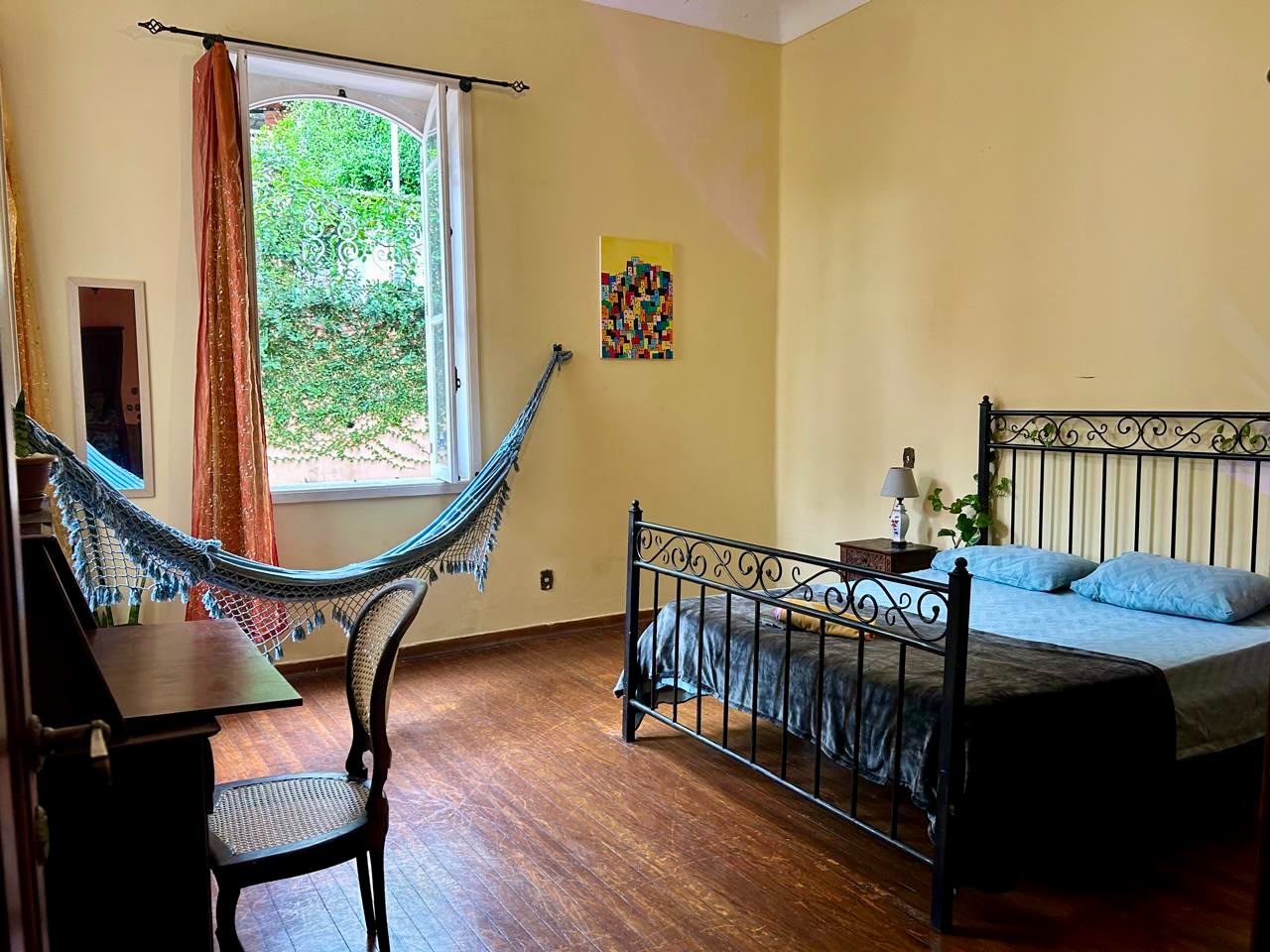 Yellow Room — photo 1