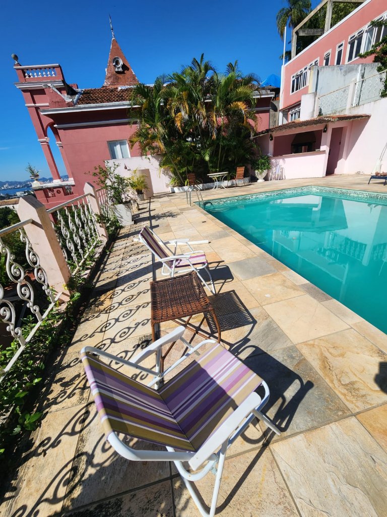 Pool & Garden — photo 9