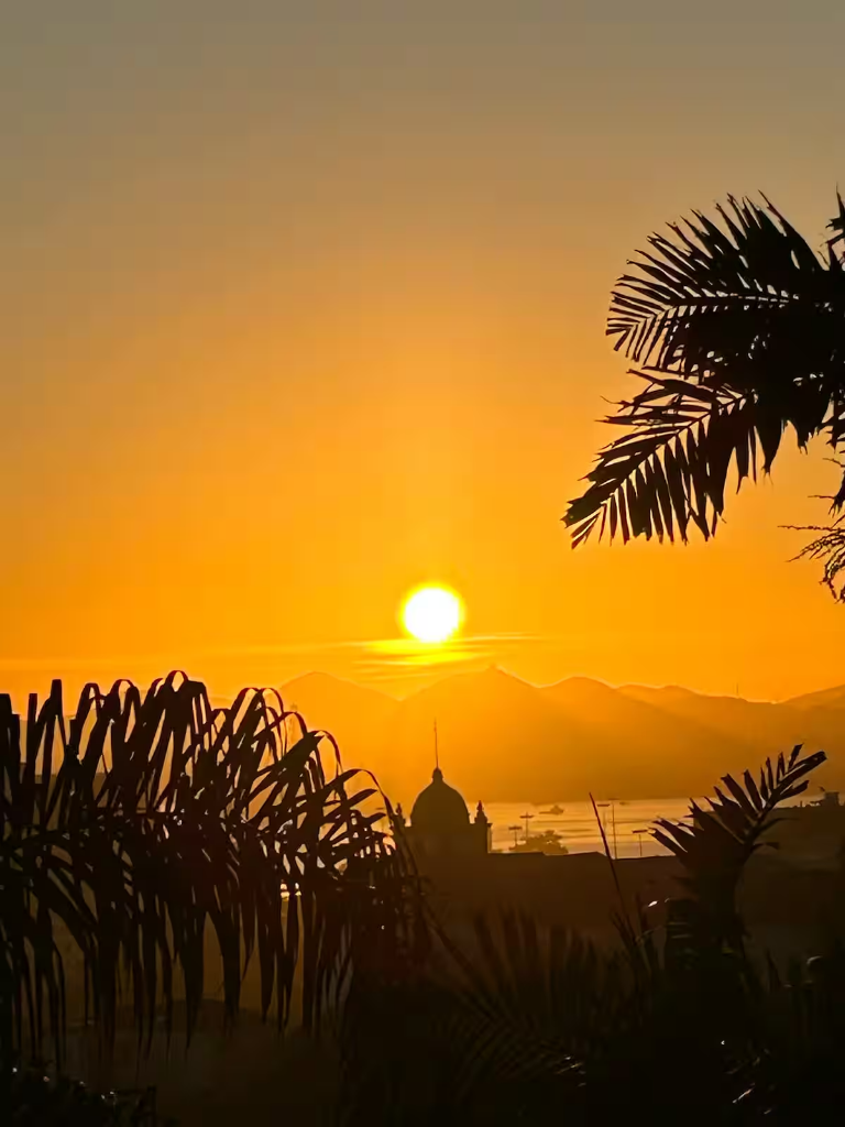 Sonho do Papagaio boutique hotel in Santa Teresa, Rio de Janeiro β Sunset View