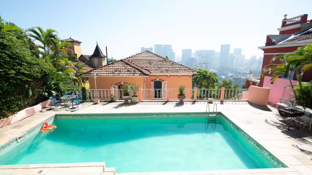 Sonho do Papagaio boutique hotel in Santa Teresa, Rio de Janeiro β Pool & Skyline