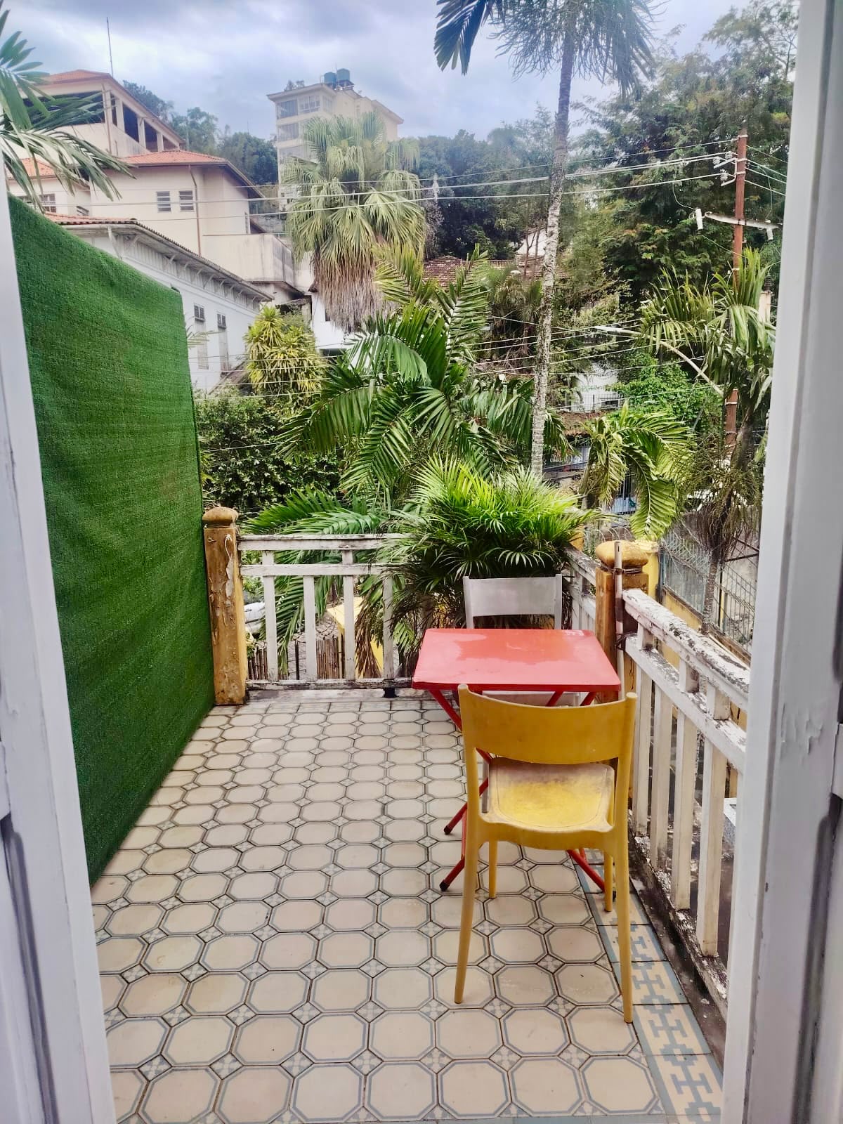 Small Room with Terrace — photo 1