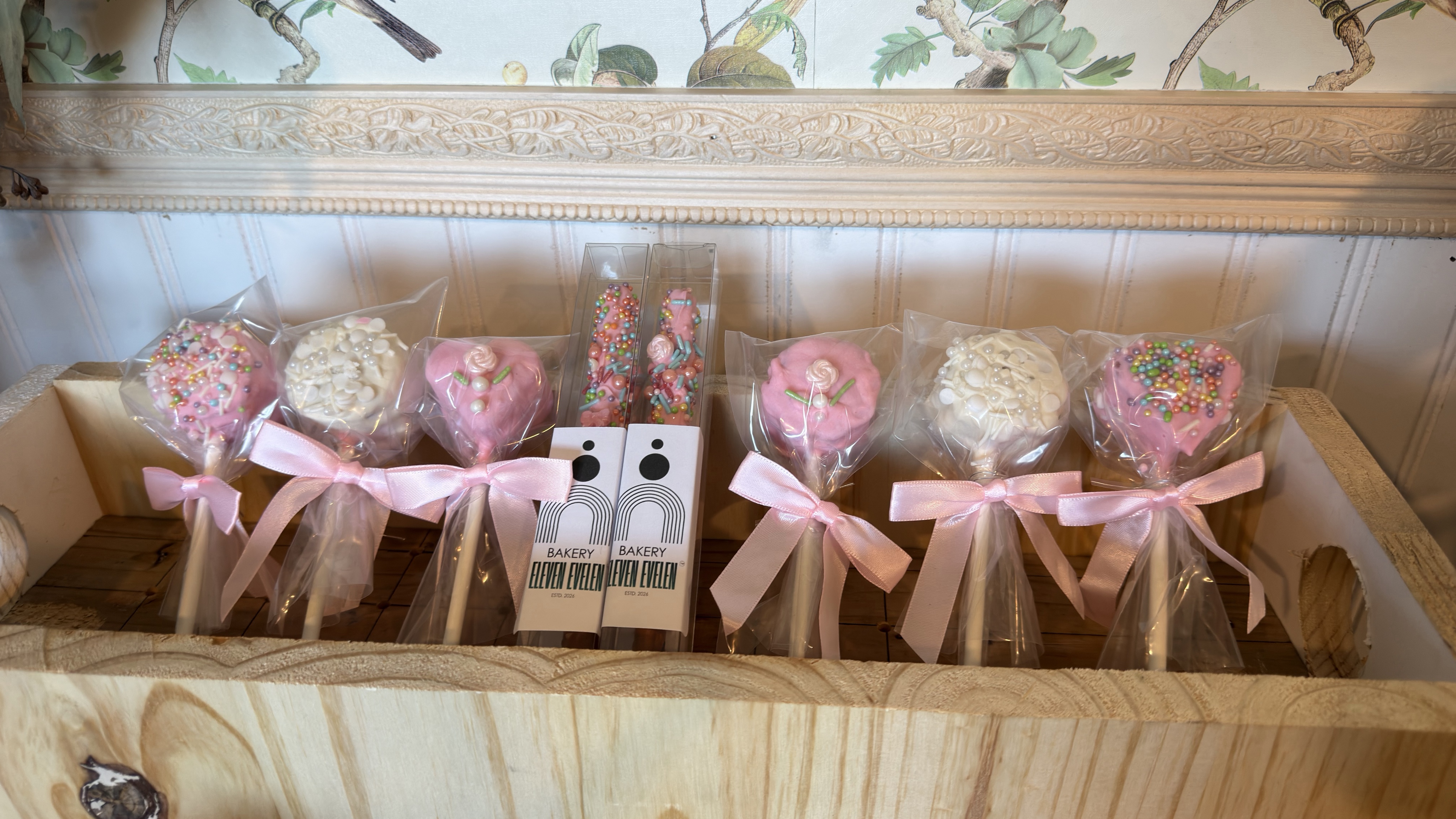 Custom Cake Pops