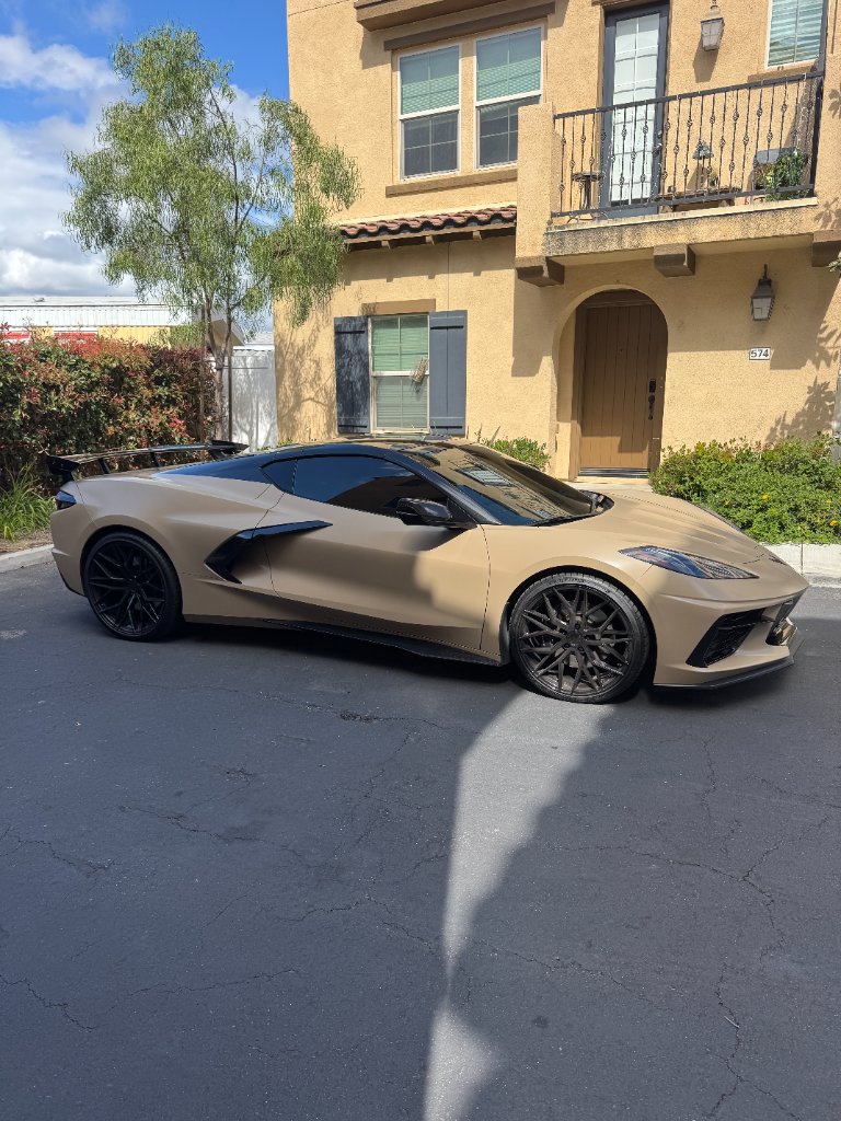 Corvette Stingray (Tan, Side)
