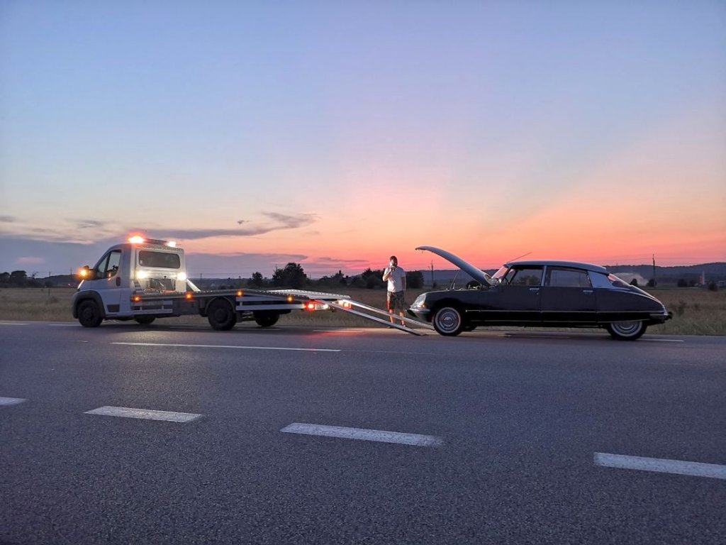Holowanie lawetą Słupsk – transport pojazdu na lawecie