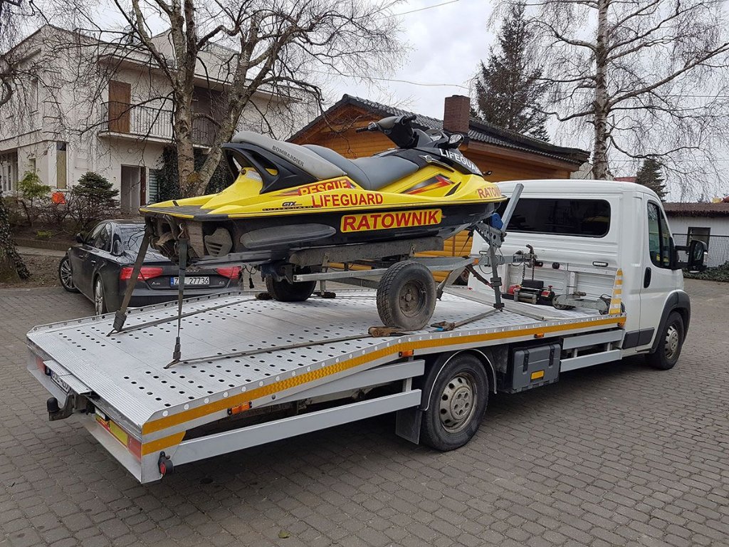 Transport skutera wodnego Słupsk – przewóz jet ski na lawecie