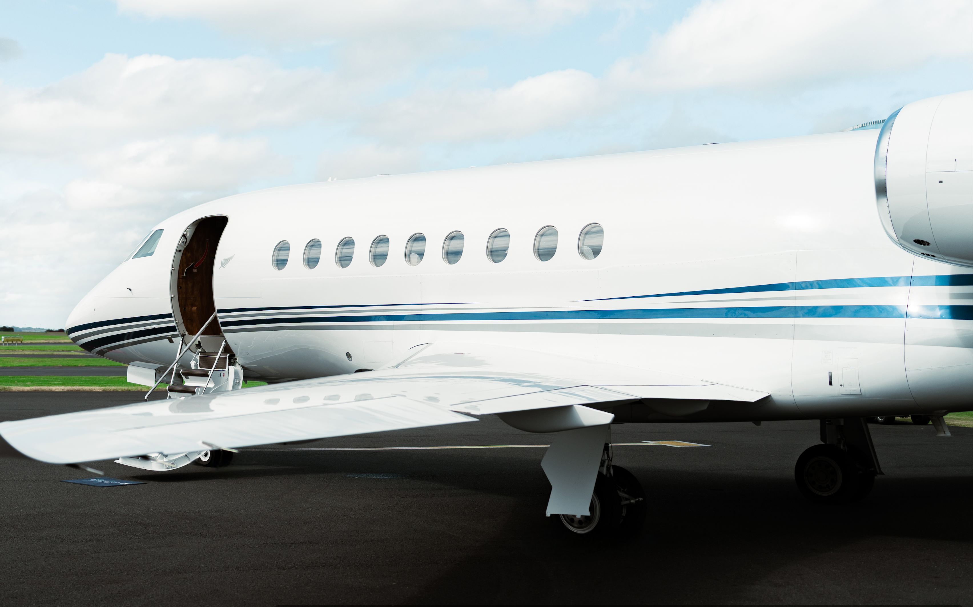Falcon 2000LX