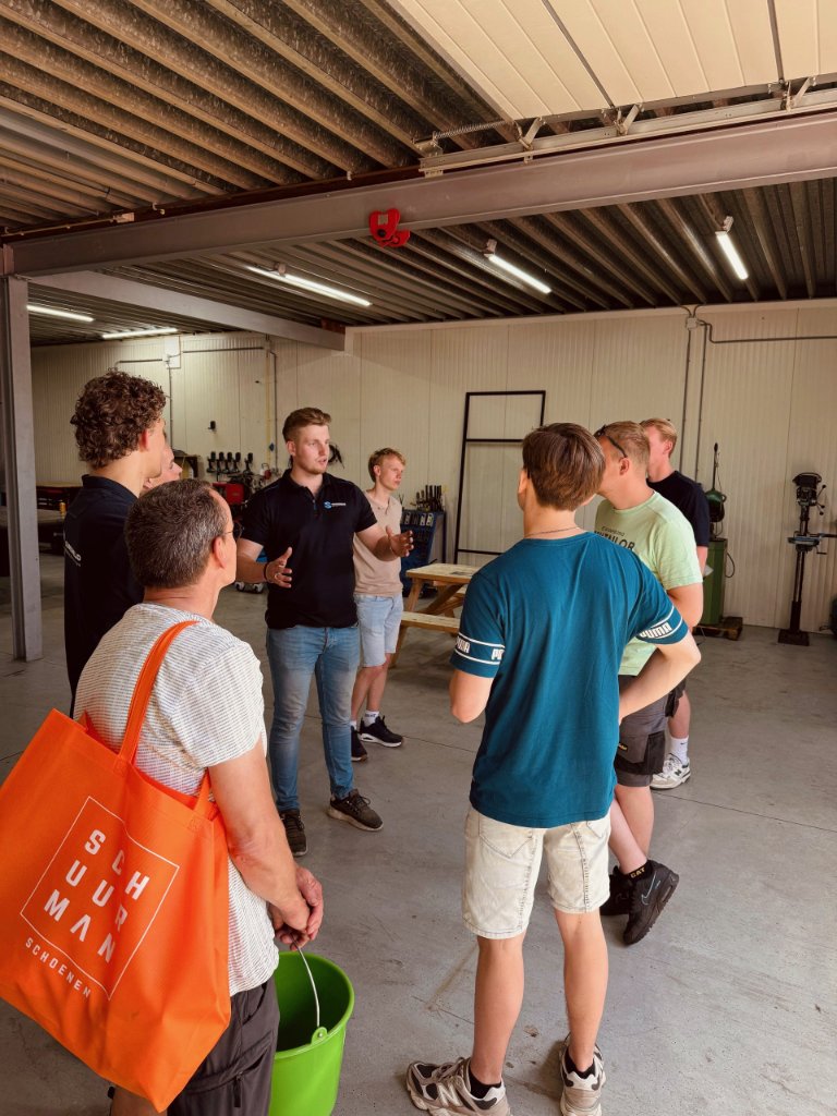Uitleg in de werkplaats bij SureWeld