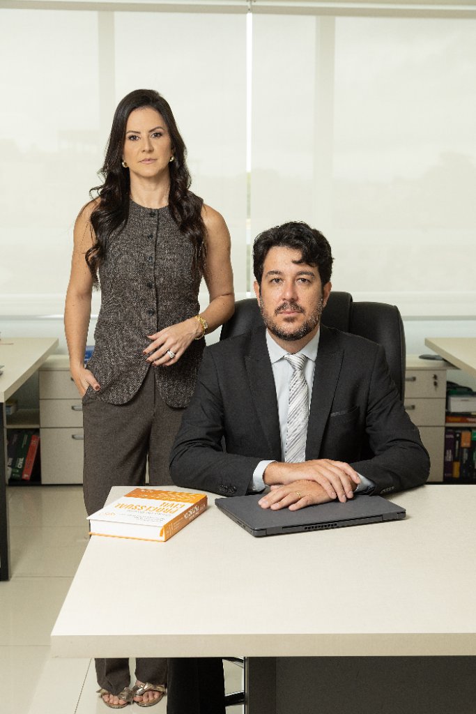 Dra. Aline Hadad Ladeira e Dr. Bruno Rodrigues Terra, sócios do escritório Hadad & Terra Advogados em Lavras MG