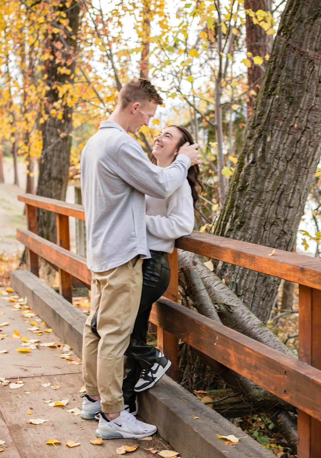 Engagements & Couples — photograph 8
