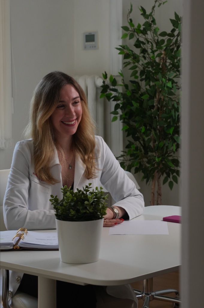 Dott.ssa Di Franco durante una consulenza specialistica