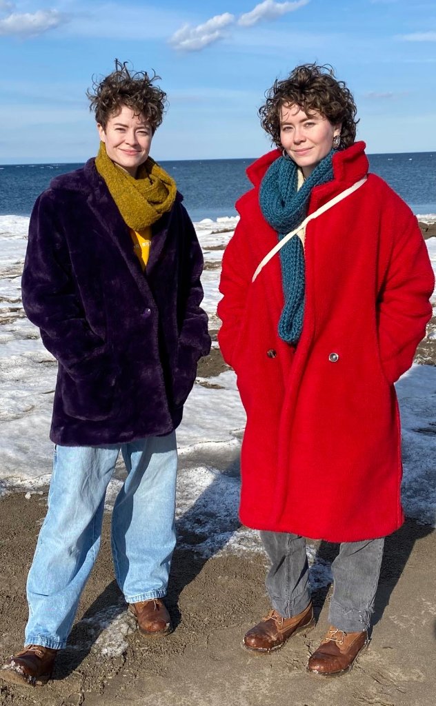 Emma and Marta Croll-Baehre on a beach