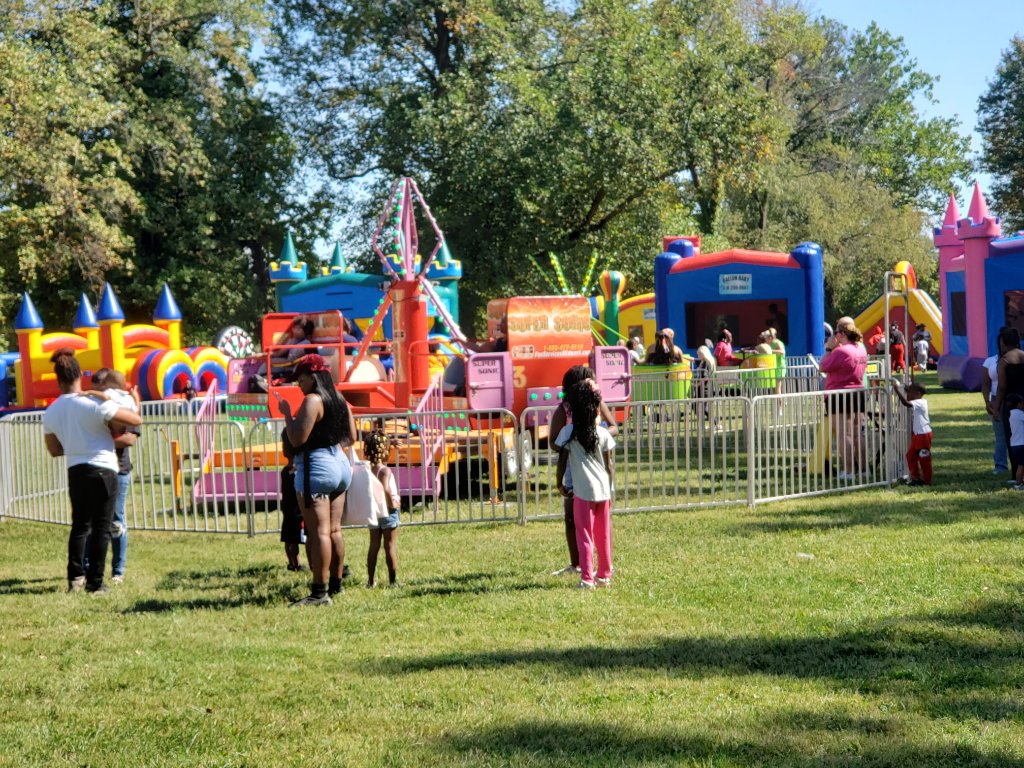 Free mechanical rides at EMMAFEST