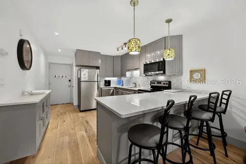 Kitchen & Entryway