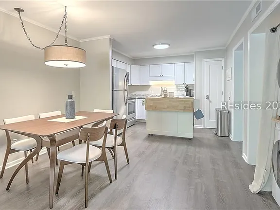 Dining & Kitchen