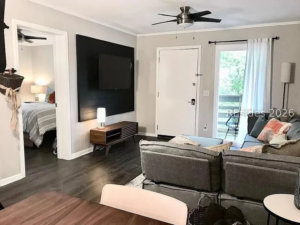 Living Room & Deck Access
