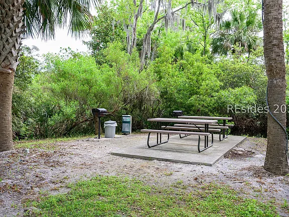 Picnic & Grill Area