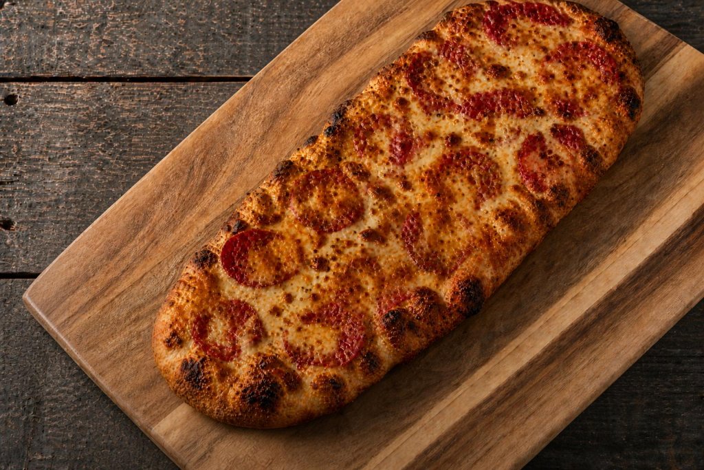 FOCACCIA À L’AIL ET PEPPERONI GRATINÉE