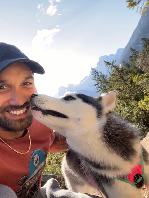 Tor and Rosé selfie in the mountains