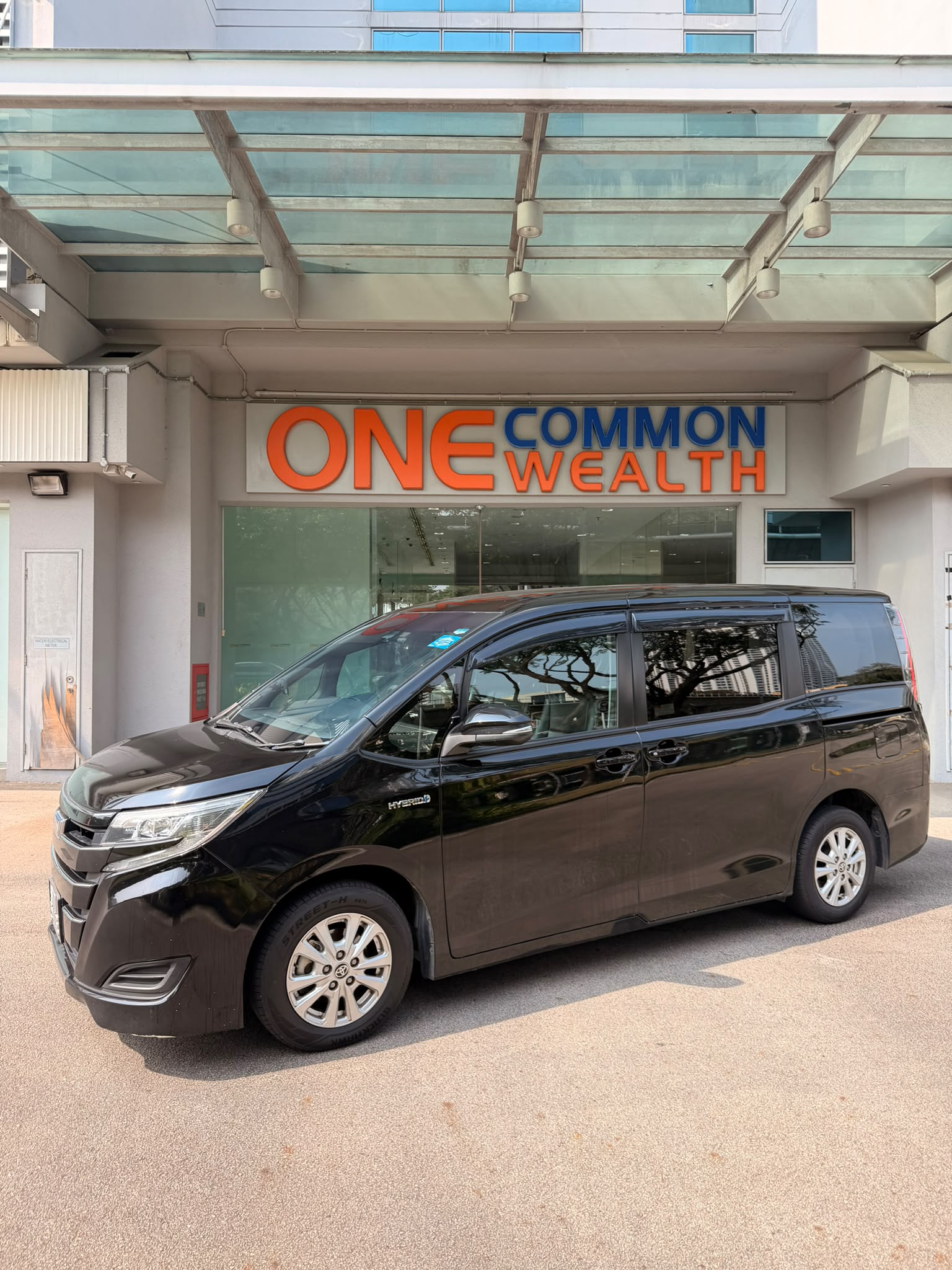 Toyota TOYOTA NOAH HYBRID 1.8A rental in Singapore