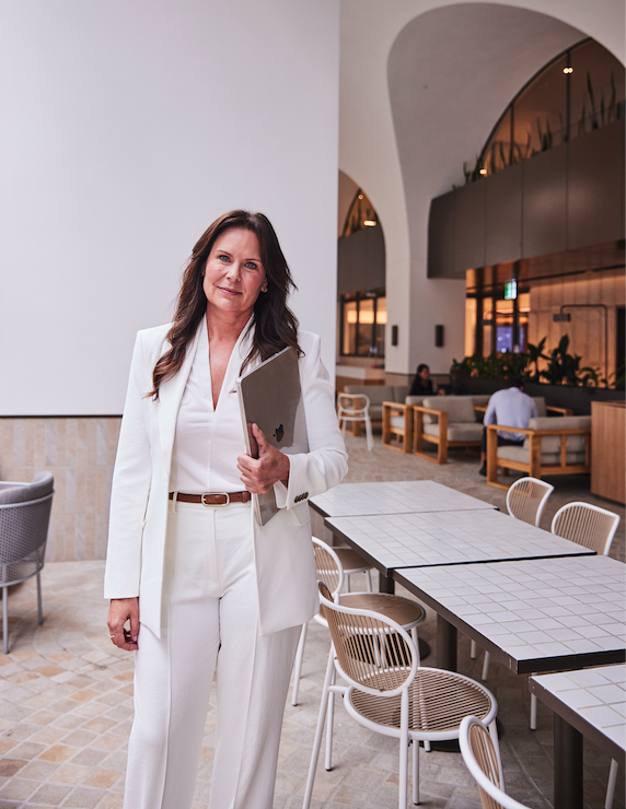 Stacey Edmonds — AI change-management expert