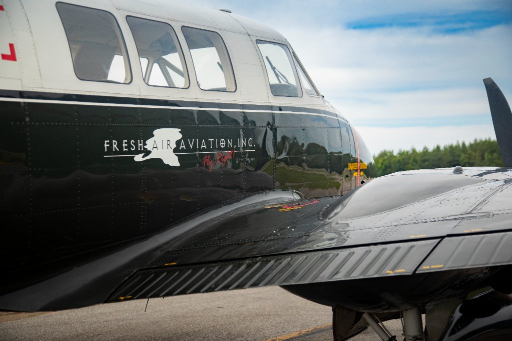 Beechcraft Queen Air photo 3