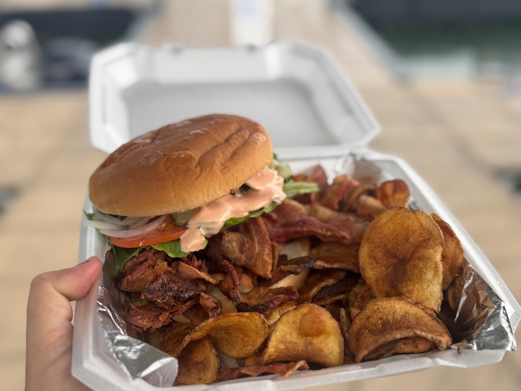 Burger with crispy chips