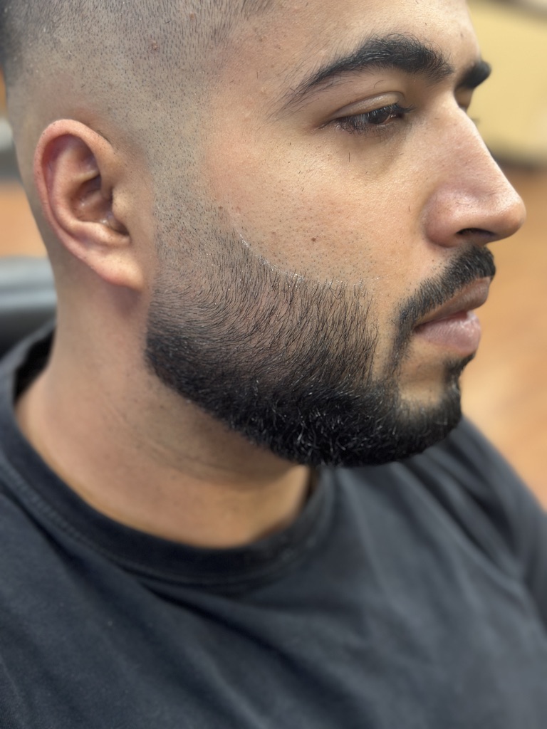 Fade & Beard hairstyle result - Skin Fade / Sharp Line-Up