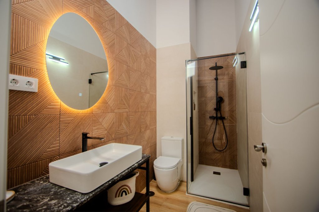 Salón con vista a cocina