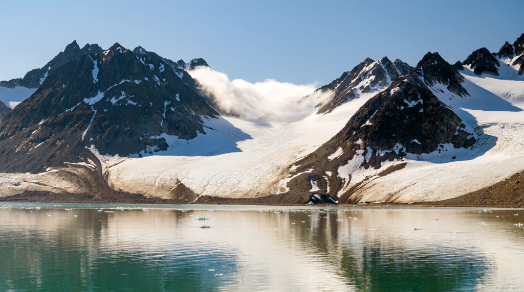 Arctic Norway Frontier: Oslo, Fjords & Svalbard with Cruise