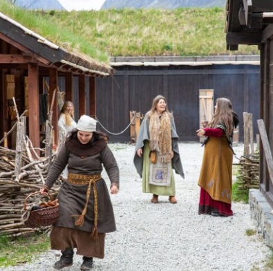 ล่องเรือ Nærøyfjord & หมู่บ้านไวกิ้ง (Nærøyfjord Cruise & Vikings)