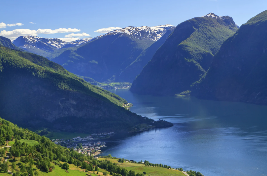 Arctic Norway Frontier South — Svalbard, Fjords & Oslo
