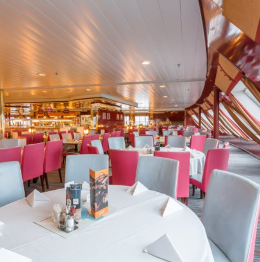 บุฟเฟต์อาหารเย็นบนเรือ Tallink Silja Line