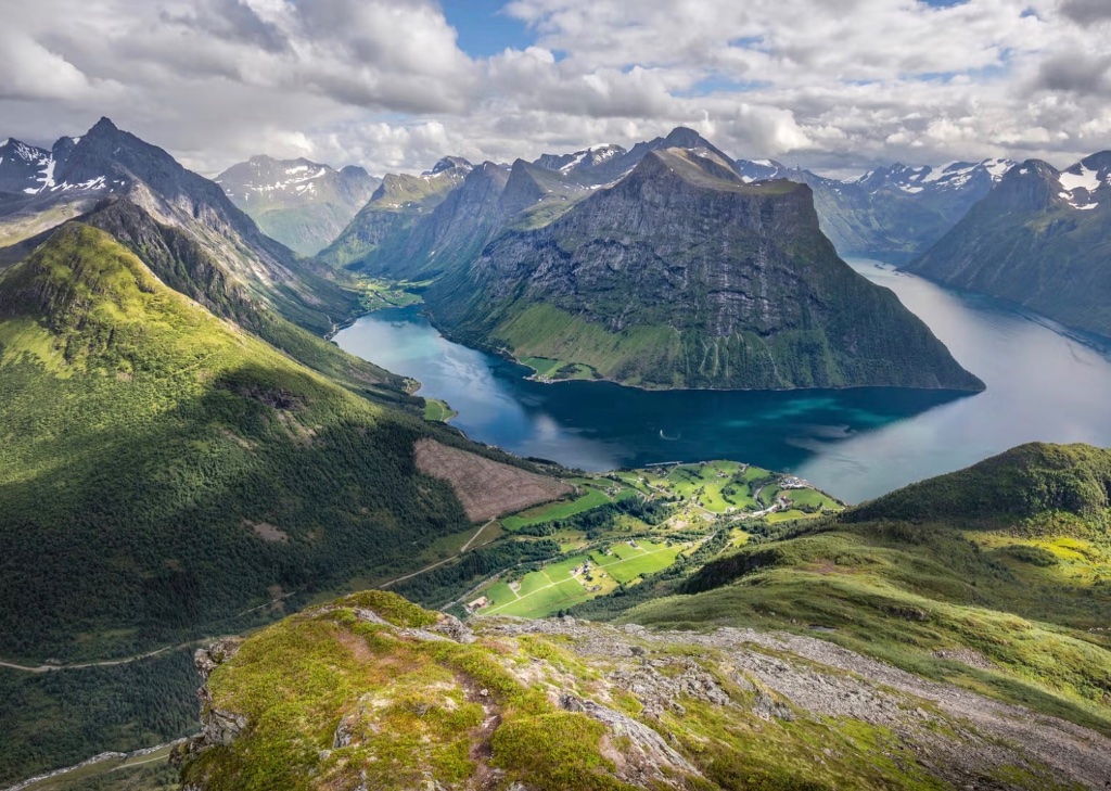 Hjørundfjord, นอร์เวย์