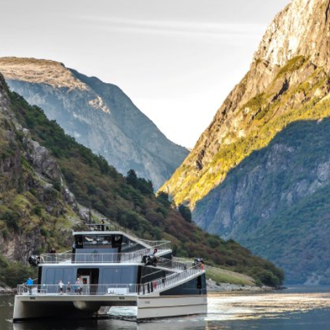 Fjord cruise & Flåm Railway
