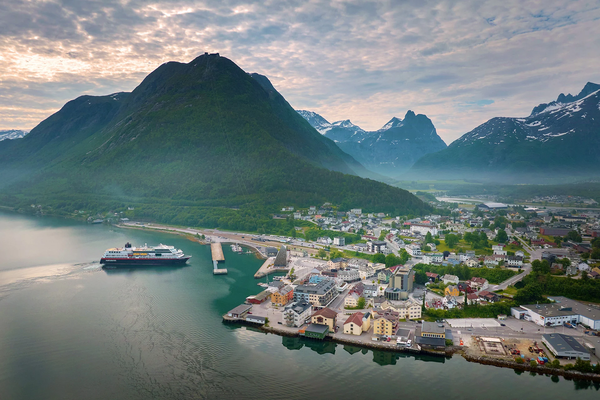 The Svalbard Line — North (Bergen to Longyearbyen)
