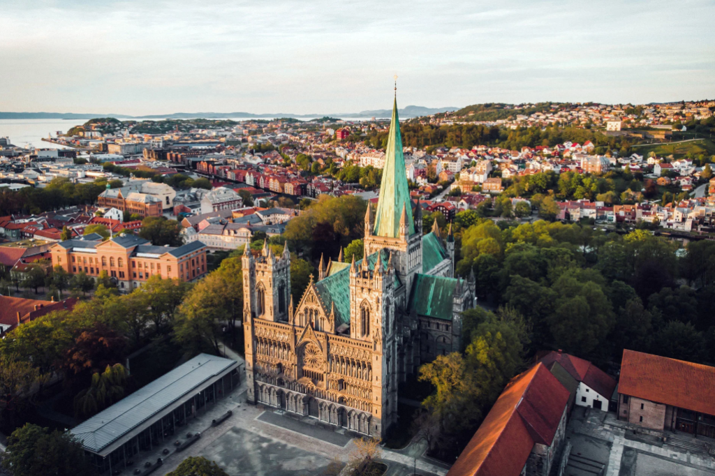The Coastal Express — To the Viking Capital (Bergen to Trondheim via Kirkenes)