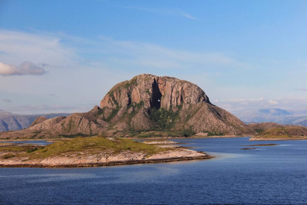 Lofoten to the West Fjords (Svolvær to Bergen)