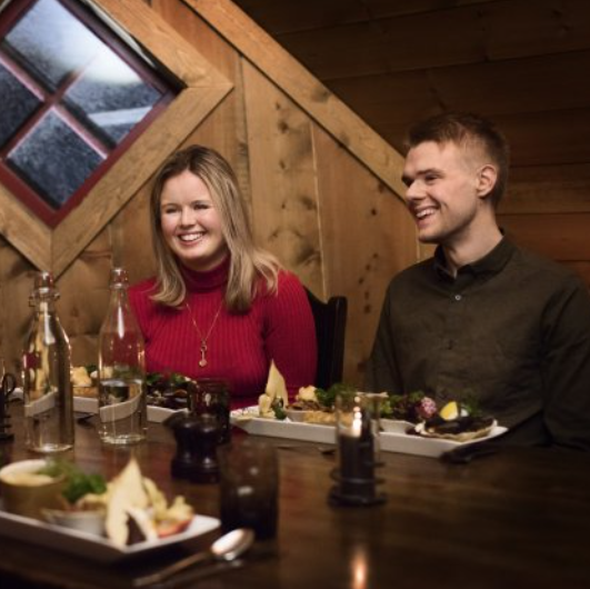 ฟยอร์ดซาฟารีฤดูหนาว & ดินเนอร์ที่ Ægir BrewPub ใน Flåm